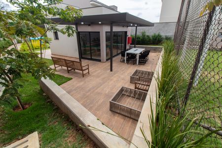 Casa de condomínio à venda com 138m², 3 quartos e 4 vagas Casa de condomínio à venda com 138m², 3 quartos e 4 vagasÁrea Externa