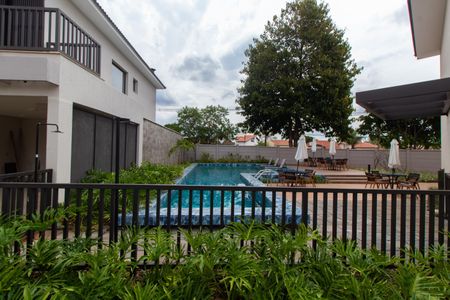 Casa de condomínio à venda com 138m², 3 quartos e 4 vagas Casa de condomínio à venda com 138m², 3 quartos e 4 vagasÁrea Externa