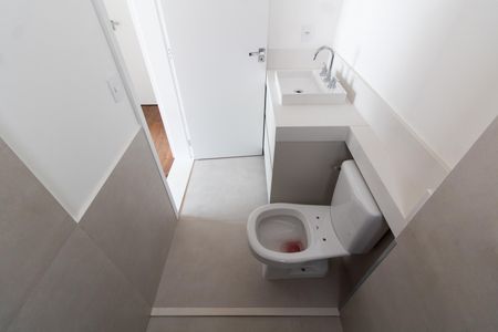 Casa de condomínio à venda com 138m², 3 quartos e 4 vagas Casa de condomínio à venda com 138m², 3 quartos e 4 vagasBanheiro da Suíte 1