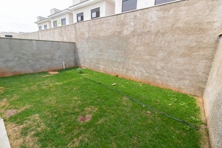 Casa de condomínio à venda com 138m², 3 quartos e 4 vagas Casa de condomínio à venda com 138m², 3 quartos e 4 vagasÁrea Externa