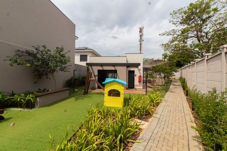 Casa de condomínio à venda com 138m², 3 quartos e 4 vagas Casa de condomínio à venda com 138m², 3 quartos e 4 vagasÁrea Externa