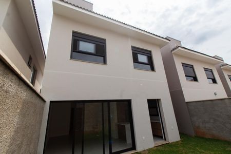 Casa de condomínio à venda com 138m², 3 quartos e 4 vagas Casa de condomínio à venda com 138m², 3 quartos e 4 vagasÁrea Externa