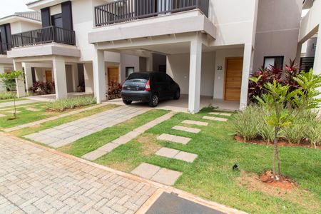 Casa de condomínio à venda com 138m², 3 quartos e 4 vagas Casa de condomínio à venda com 138m², 3 quartos e 4 vagasÁrea Externa
