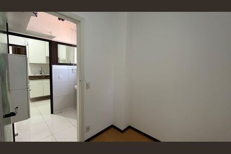 Apartamento para alugar com 77m², 2 quartos e 1 vagaÁrea de Serviço
