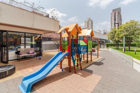 Apartamento à venda com 130m², 3 quartos e 2 vagasÁrea comum - Playground