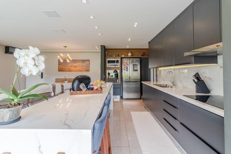 Apartamento à venda com 130m², 3 quartos e 2 vagasCozinha