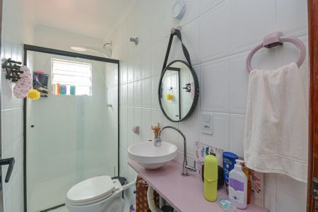 Casa para alugar com 75m², 2 quartos e 1 vaga Casa para alugar com 75m², 2 quartos e 1 vagaBanheiro Social