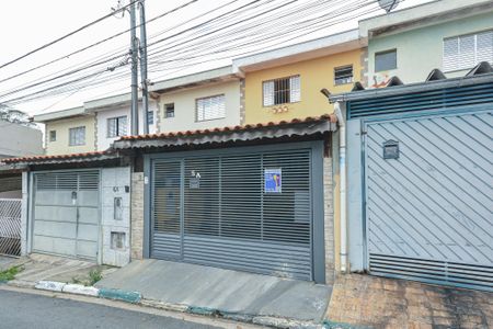 Casa para alugar com 75m², 2 quartos e 1 vaga Casa para alugar com 75m², 2 quartos e 1 vagaFachada