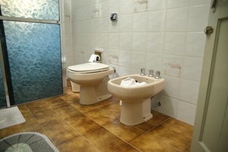 Casa à venda com 265m², 4 quartos e 2 vagasBanheiro