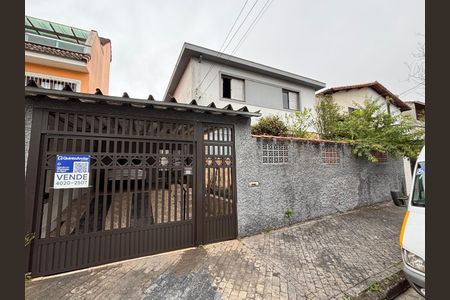Casa à venda com 265m², 4 quartos e 2 vagas Casa à venda com 265m², 4 quartos e 2 vagasFachada