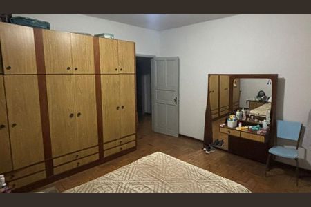 Casa à venda com 265m², 4 quartos e 2 vagas Casa à venda com 265m², 4 quartos e 2 vagasQuarto 4