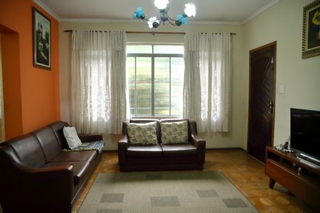 Casa à venda com 265m², 4 quartos e 2 vagasSala 