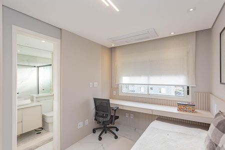 Apartamento à venda com 205m², 3 quartos e 4 vagasSuíte 2