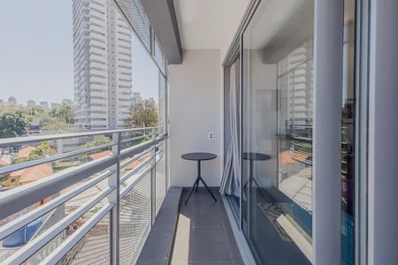 Varanda de kitnet/studio para alugar com 1 quarto, 29m² em Pinheiros, São Paulo