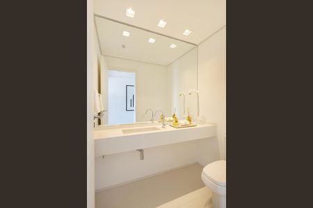 Banheiro de apartamento para alugar com 1 quarto, 95m² em Vila Olímpia, São Paulo