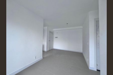 Sala de apartamento para alugar com 2 quartos, 47m² em Recreio dos Bandeirantes, Rio de Janeiro