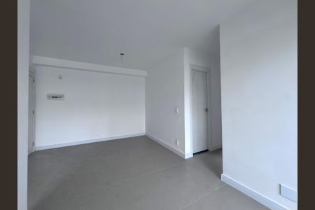 Sala de apartamento para alugar com 2 quartos, 47m² em Recreio dos Bandeirantes, Rio de Janeiro