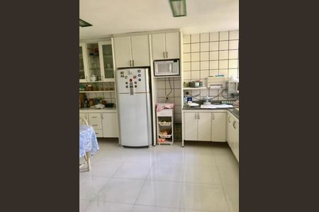 Apartamento à venda com 3 quartos, 250m² em Vila Alexandria, São Paulo