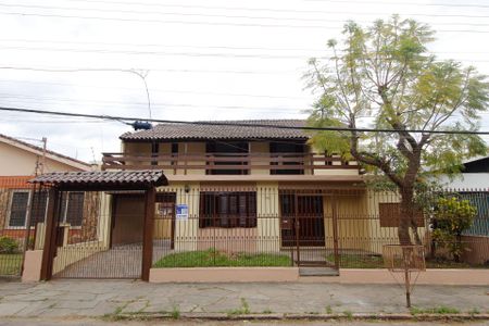 Casa à venda com 262m², 4 quartos e 4 vagas Casa à venda com 262m², 4 quartos e 4 vagasFachada