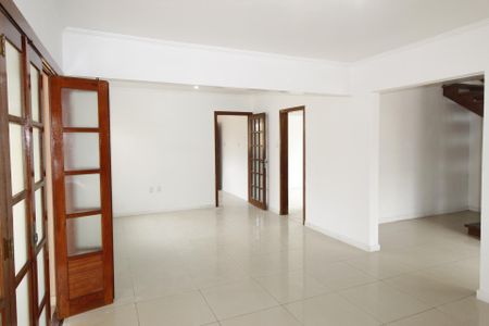 Casa à venda com 262m², 4 quartos e 4 vagasSala