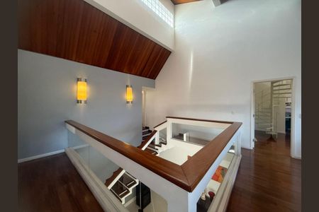 Casa de condomínio à venda com 474m², 4 quartos e 5 vagas Casa de condomínio à venda com 474m², 4 quartos e 5 vagasFoto 03