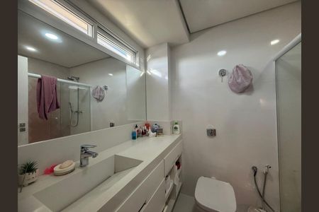 Casa de condomínio à venda com 474m², 4 quartos e 5 vagas Casa de condomínio à venda com 474m², 4 quartos e 5 vagasFoto 02