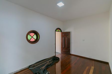 Casa para alugar com 3 quartos, 360m² em Vila Cloris, Belo Horizonte