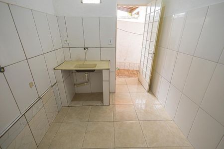 Cozinha de kitnet/studio para alugar com 1 quarto, 20m² em Trevo, Belo Horizonte