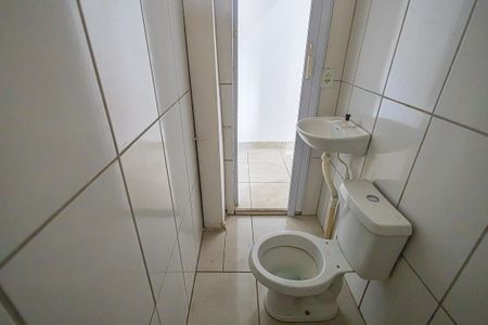 Banheiro  de kitnet/studio para alugar com 1 quarto, 20m² em Trevo, Belo Horizonte