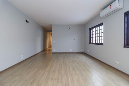 Sala de casa para alugar com 3 quartos, 250m² em Vila Cordeiro, São Paulo