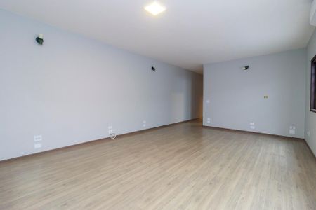 Sala de casa para alugar com 3 quartos, 250m² em Vila Cordeiro, São Paulo