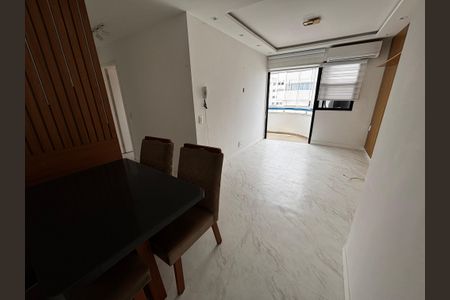 Sala de apartamento à venda com 2 quartos, 63m² em Barra da Tijuca, Rio de Janeiro
