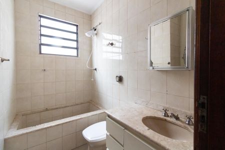 Casa à venda com 150m², 3 quartos e 2 vagasBanheiro