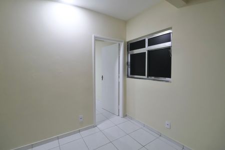 Sala de apartamento para alugar com 1 quarto, 36m² em Jardim Primavera, Guarujá