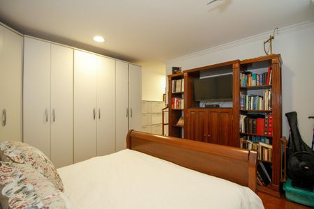 Casa para alugar com 180m², 3 quartos e 2 vagas Casa para alugar com 180m², 3 quartos e 2 vagasSuíte