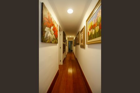 Casa para alugar com 180m², 3 quartos e 2 vagas Casa para alugar com 180m², 3 quartos e 2 vagasCorredor