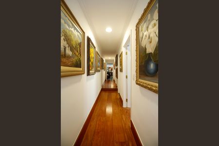 Casa para alugar com 180m², 3 quartos e 2 vagas Casa para alugar com 180m², 3 quartos e 2 vagasCorredor