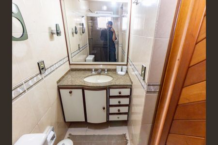 Apartamento à venda com 130m², 3 quartos e 1 vaga Apartamento à venda com 130m², 3 quartos e 1 vagaBanheiro