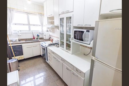 Apartamento à venda com 130m², 3 quartos e 1 vaga Apartamento à venda com 130m², 3 quartos e 1 vagaCozinha