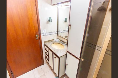 Apartamento à venda com 130m², 3 quartos e 1 vaga Apartamento à venda com 130m², 3 quartos e 1 vagaBanheiro da Suíte
