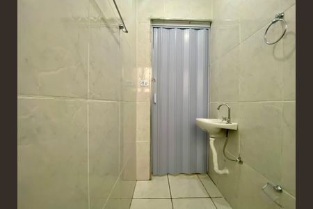 Banheiro de apartamento para alugar com 1 quarto, 47m² em Boqueirão, Praia Grande