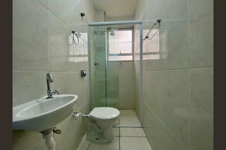 Banheiro de apartamento para alugar com 1 quarto, 47m² em Boqueirão, Praia Grande