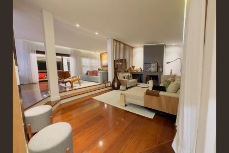 Casa à venda com 340m², 4 quartos e 4 vagas Casa à venda com 340m², 4 quartos e 4 vagasSala