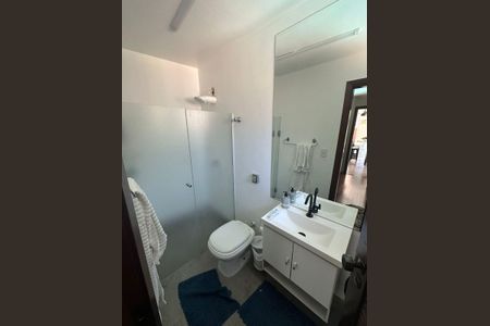 Casa à venda com 340m², 4 quartos e 4 vagas Casa à venda com 340m², 4 quartos e 4 vagasBanheiro da Suíte 4