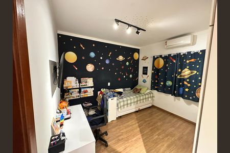 Casa à venda com 340m², 4 quartos e 4 vagas Casa à venda com 340m², 4 quartos e 4 vagasSuíte 2