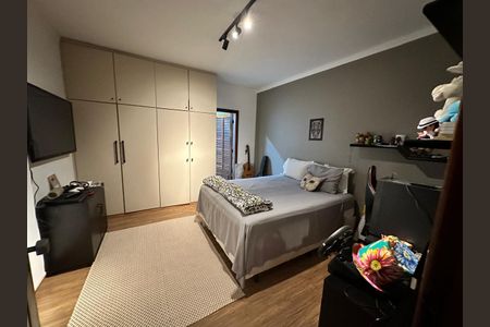 Casa à venda com 340m², 4 quartos e 4 vagas Casa à venda com 340m², 4 quartos e 4 vagasSuíte 1