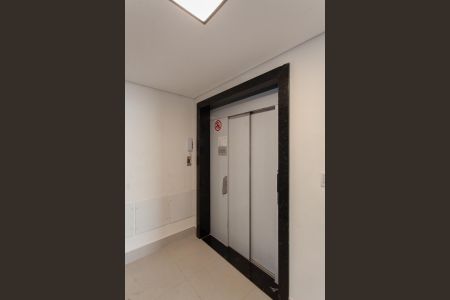 Apartamento à venda com 50m², 2 quartos e 2 vagas Apartamento à venda com 50m², 2 quartos e 2 vagasElevador