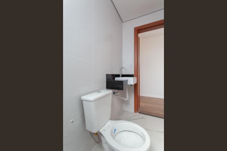 Apartamento à venda com 50m², 2 quartos e 2 vagas Apartamento à venda com 50m², 2 quartos e 2 vagasBanheiro da Suíte