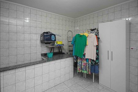 Casa à venda com 400m², 3 quartos e 2 vagas Casa à venda com 400m², 3 quartos e 2 vagasÁrea de Serviço