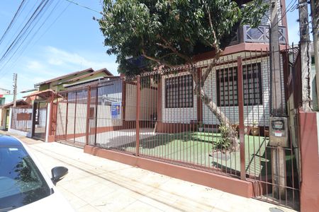 Casa à venda com 345m², 4 quartos e 5 vagasFachada